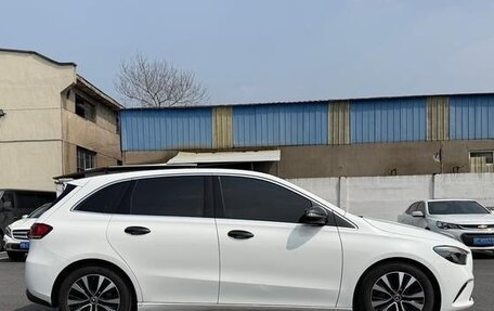 Mercedes-Benz B-Класс, 2022 год, 1 700 000 рублей, 4 фотография