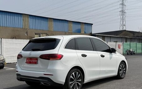 Mercedes-Benz B-Класс, 2022 год, 1 700 000 рублей, 6 фотография