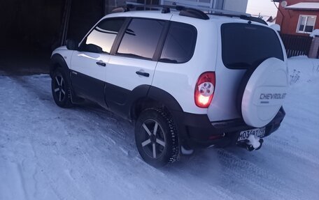 Chevrolet Niva I рестайлинг, 2019 год, 750 000 рублей, 3 фотография