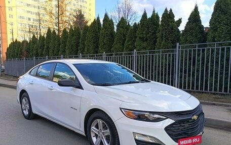 Chevrolet Malibu IX, 2019 год, 1 180 000 рублей, 2 фотография
