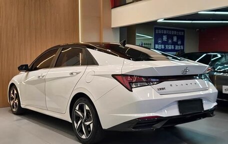 Hyundai Elantra, 2022 год, 1 750 000 рублей, 5 фотография