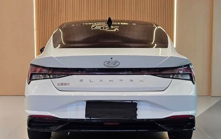 Hyundai Elantra, 2022 год, 1 750 000 рублей, 6 фотография