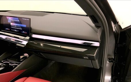 BMW 5 серия, 2024 год, 10 974 391 рублей, 15 фотография