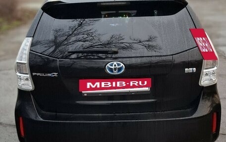 Toyota Prius Alpha I (ZVW40/41), 2013 год, 1 300 000 рублей, 3 фотография