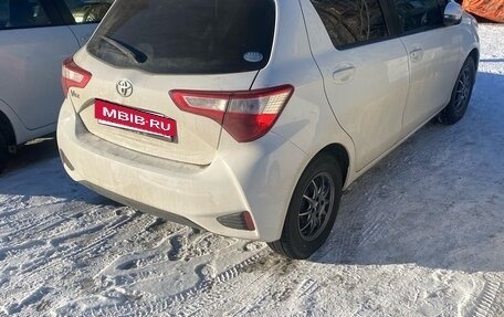 Toyota Vitz, 2019 год, 900 000 рублей, 3 фотография