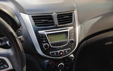 Hyundai Solaris II рестайлинг, 2013 год, 910 000 рублей, 5 фотография