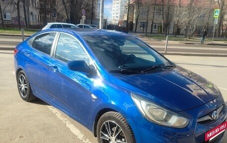 Hyundai Solaris II рестайлинг, 2013 год, 910 000 рублей, 2 фотография