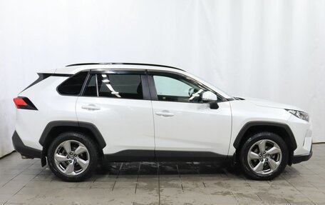 Toyota RAV4, 2020 год, 3 790 000 рублей, 7 фотография