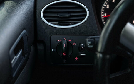 Ford Focus II рестайлинг, 2007 год, 499 000 рублей, 23 фотография