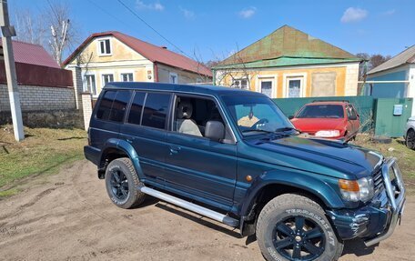 Mitsubishi Pajero III рестайлинг, 1996 год, 980 000 рублей, 1 фотография