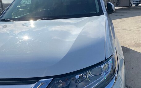 Mitsubishi Outlander III рестайлинг 3, 2018 год, 2 220 000 рублей, 6 фотография