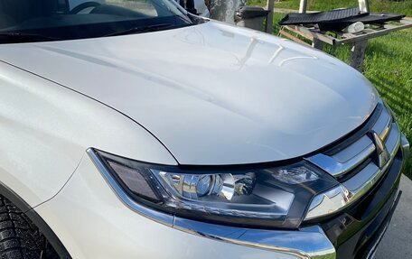 Mitsubishi Outlander III рестайлинг 3, 2018 год, 2 220 000 рублей, 8 фотография