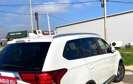 Mitsubishi Outlander III рестайлинг 3, 2018 год, 2 220 000 рублей, 25 фотография