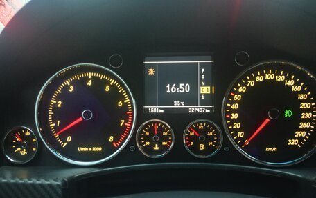 Volkswagen Touareg III, 2003 год, 650 000 рублей, 2 фотография