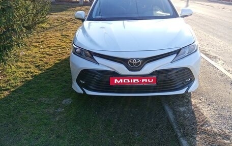 Toyota Camry, 2018 год, 2 477 000 рублей, 13 фотография