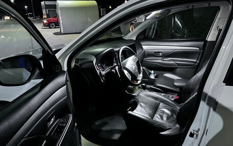 Mitsubishi Outlander III рестайлинг 3, 2012 год, 1 400 000 рублей, 8 фотография