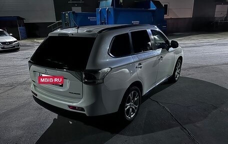 Mitsubishi Outlander III рестайлинг 3, 2012 год, 1 400 000 рублей, 4 фотография