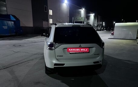 Mitsubishi Outlander III рестайлинг 3, 2012 год, 1 400 000 рублей, 5 фотография