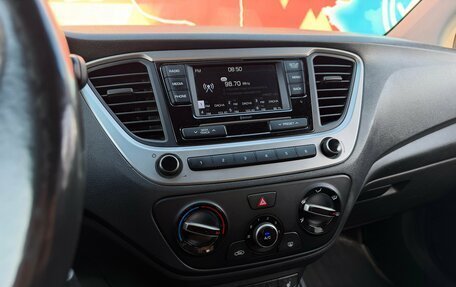 Hyundai Solaris II рестайлинг, 2018 год, 1 150 000 рублей, 10 фотография