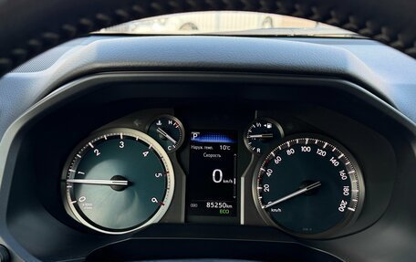 Toyota Land Cruiser Prado 150 рестайлинг 2, 2020 год, 6 150 000 рублей, 13 фотография