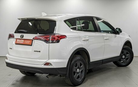 Toyota RAV4, 2017 год, 2 250 000 рублей, 5 фотография