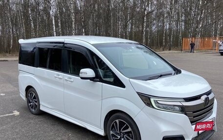 Honda Stepwgn IV, 2017 год, 2 230 000 рублей, 2 фотография