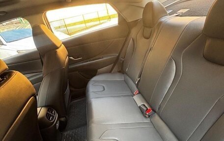 Hyundai Elantra, 2023 год, 1 850 000 рублей, 12 фотография