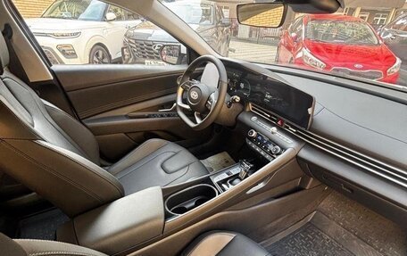 Hyundai Elantra, 2023 год, 1 850 000 рублей, 9 фотография