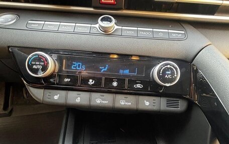 Hyundai Elantra, 2023 год, 1 850 000 рублей, 16 фотография