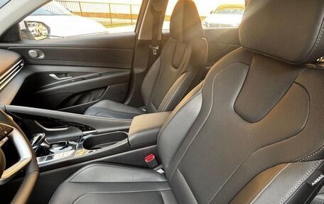 Hyundai Elantra, 2023 год, 1 850 000 рублей, 17 фотография