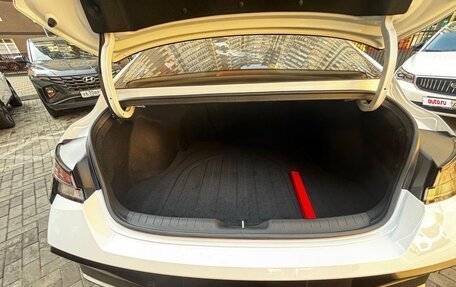 Hyundai Elantra, 2023 год, 1 850 000 рублей, 8 фотография