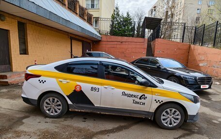 Hyundai Solaris II рестайлинг, 2021 год, 1 100 000 рублей, 3 фотография