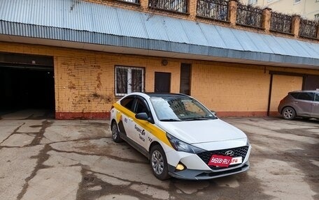 Hyundai Solaris II рестайлинг, 2021 год, 1 100 000 рублей, 2 фотография