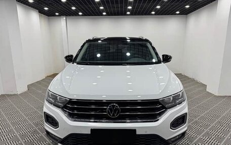 Volkswagen T-Roc I, 2022 год, 1 900 000 рублей, 2 фотография