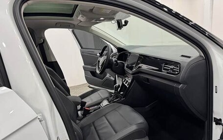 Volkswagen T-Roc I, 2022 год, 1 900 000 рублей, 9 фотография