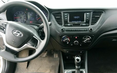 Hyundai Solaris II рестайлинг, 2020 год, 900 000 рублей, 5 фотография