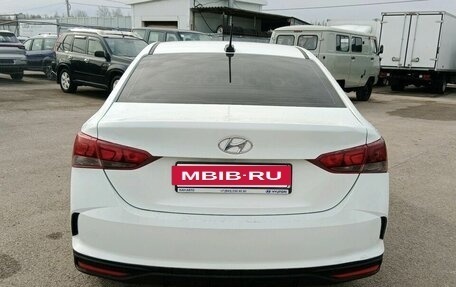 Hyundai Solaris II рестайлинг, 2020 год, 900 000 рублей, 4 фотография