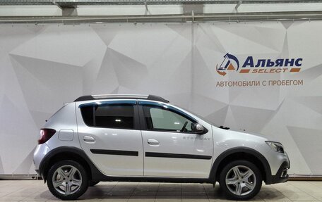 Renault Sandero II рестайлинг, 2019 год, 1 280 000 рублей, 2 фотография