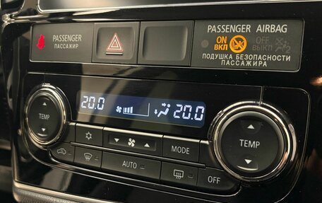 Mitsubishi Outlander III рестайлинг 3, 2018 год, 2 199 900 рублей, 12 фотография