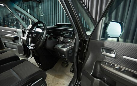 Honda Stepwgn IV, 2017 год, 1 849 000 рублей, 13 фотография