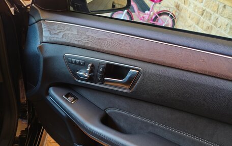 Mercedes-Benz E-Класс, 2015 год, 2 700 000 рублей, 7 фотография