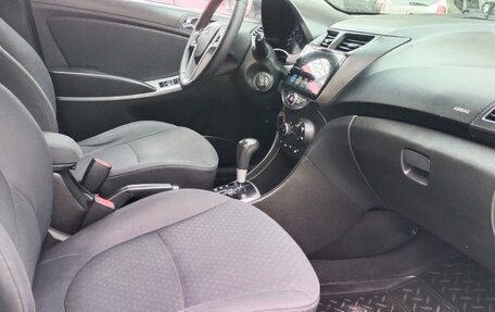 Hyundai Solaris II рестайлинг, 2014 год, 800 000 рублей, 9 фотография