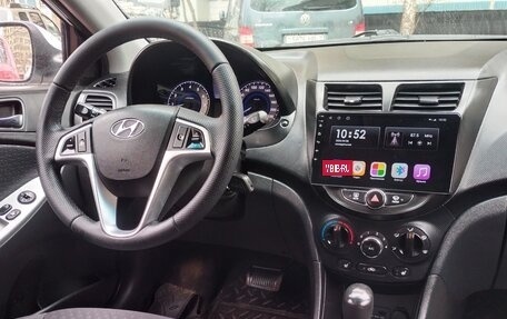 Hyundai Solaris II рестайлинг, 2014 год, 800 000 рублей, 10 фотография