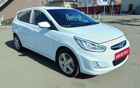 Hyundai Solaris II рестайлинг, 2014 год, 800 000 рублей, 2 фотография