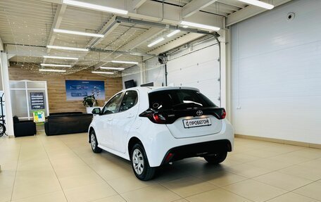 Toyota Yaris, 2021 год, 1 129 000 рублей, 4 фотография