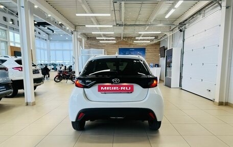 Toyota Yaris, 2021 год, 1 129 000 рублей, 5 фотография