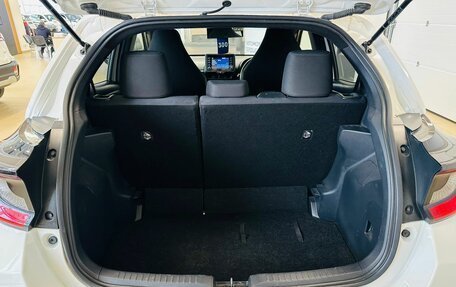 Toyota Yaris, 2021 год, 1 129 000 рублей, 19 фотография