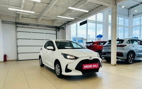 Toyota Yaris, 2021 год, 1 129 000 рублей, 8 фотография