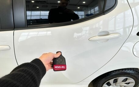 Toyota Yaris, 2021 год, 1 129 000 рублей, 22 фотография