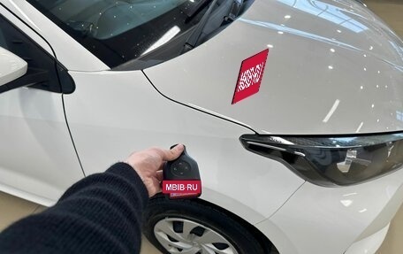 Toyota Yaris, 2021 год, 1 129 000 рублей, 28 фотография